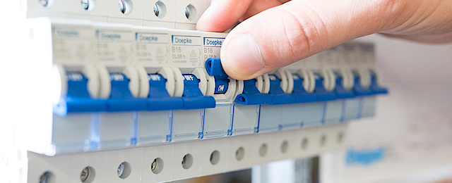 Schalt­schrank­bau bei Elektroservice-Plehn in Mörsdorf